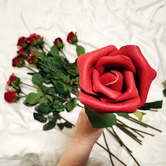 Leather Roses - Picture 3 of 4